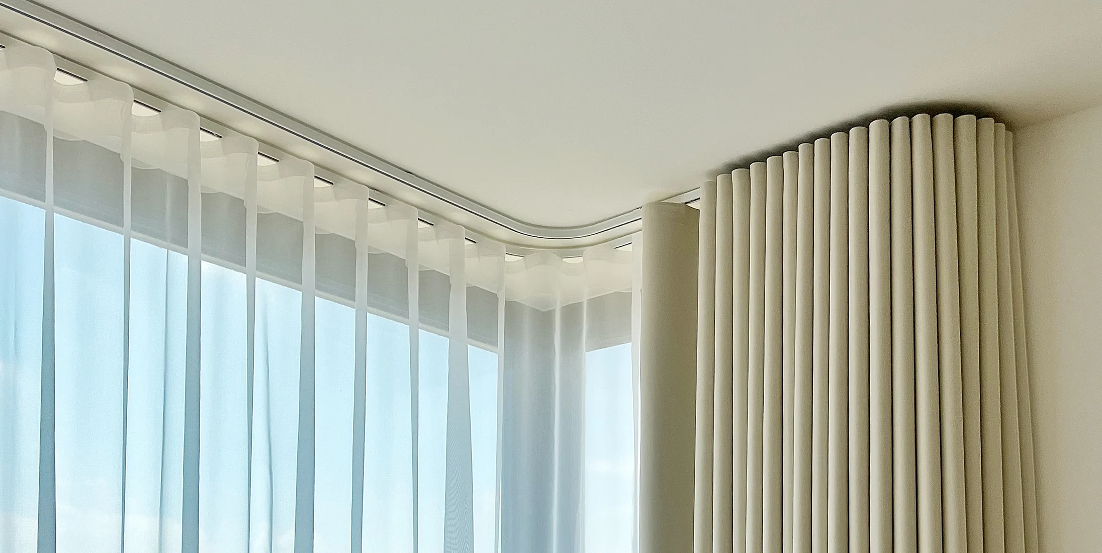 Rails and pelmets