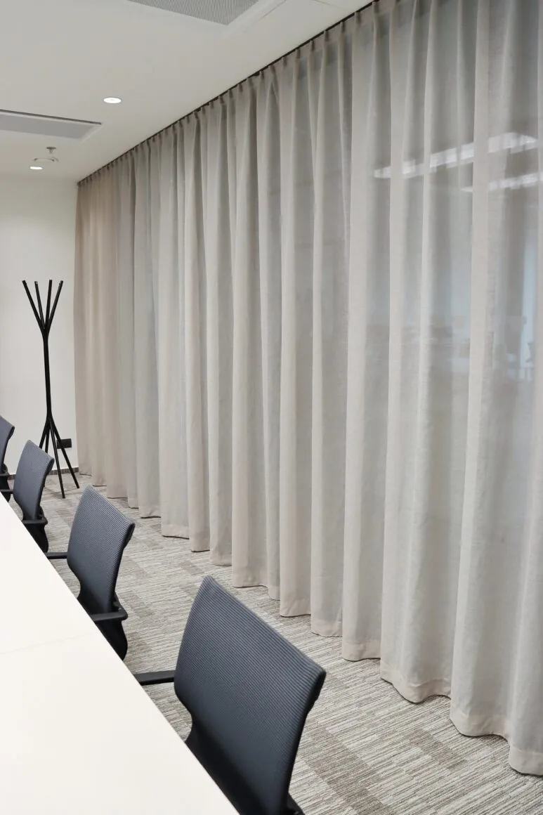 Závěsy do kanceláří UBM development