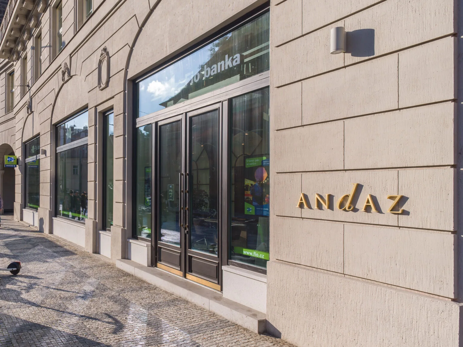 Závěsy pro Fiobanku v Andaz hotelu