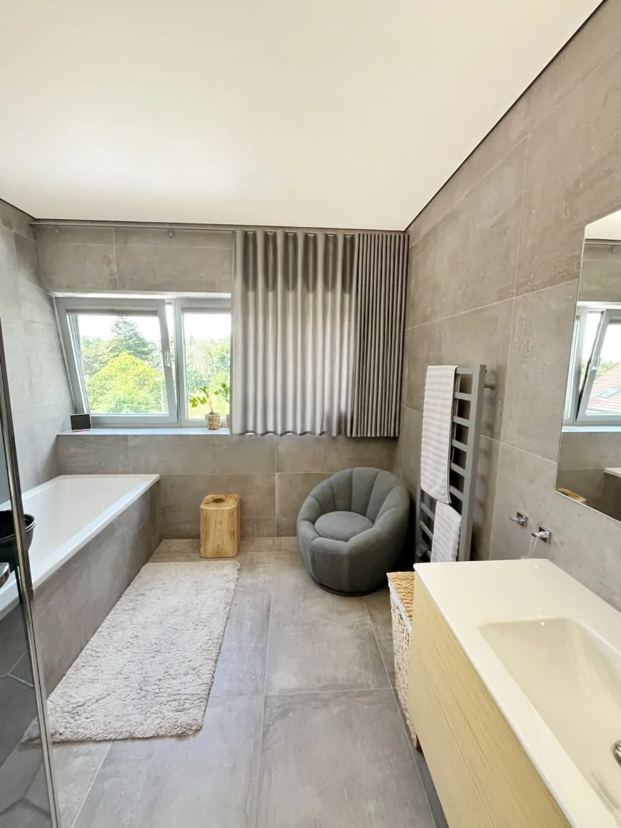 Závěsy s pravidelnou vlnou