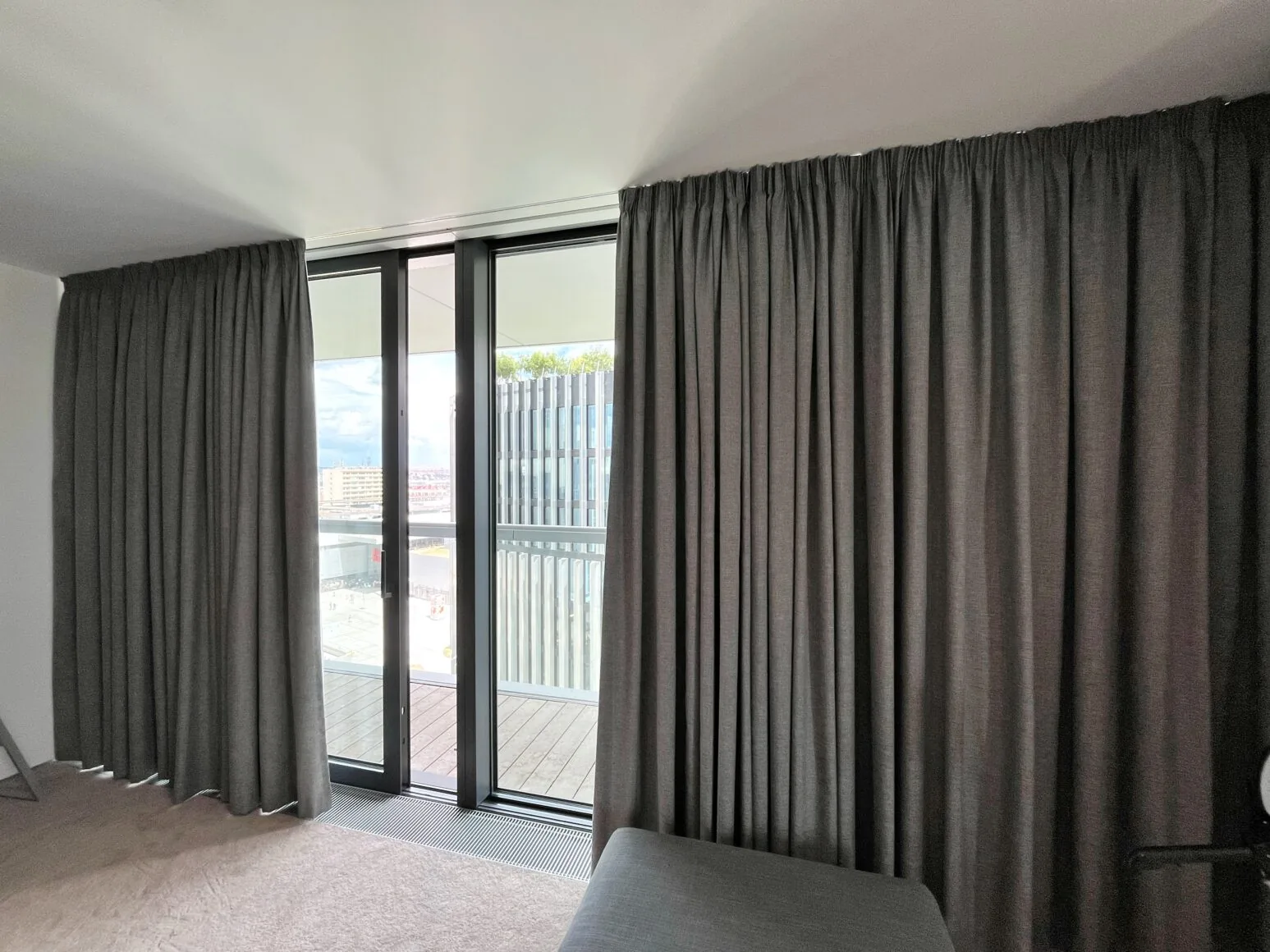 Termo závěsy do V-Tower