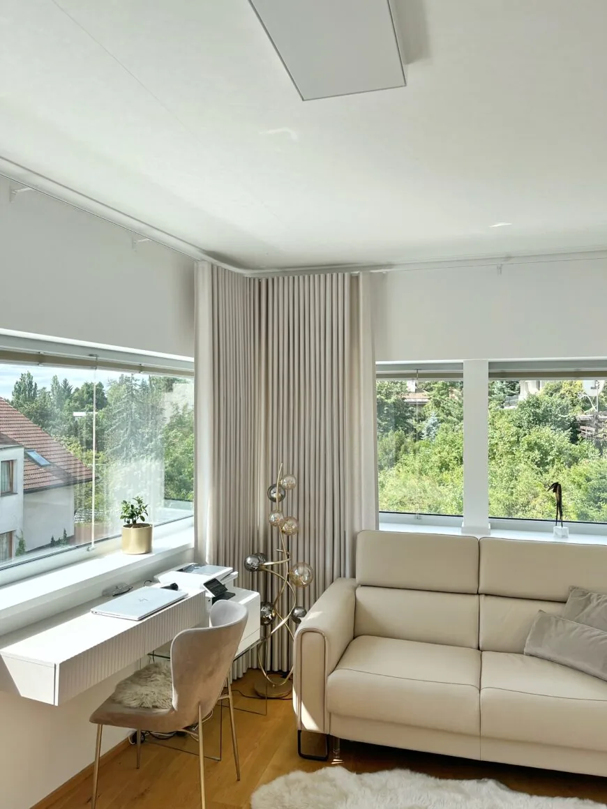 Závěsy s pravidelnou vlnou