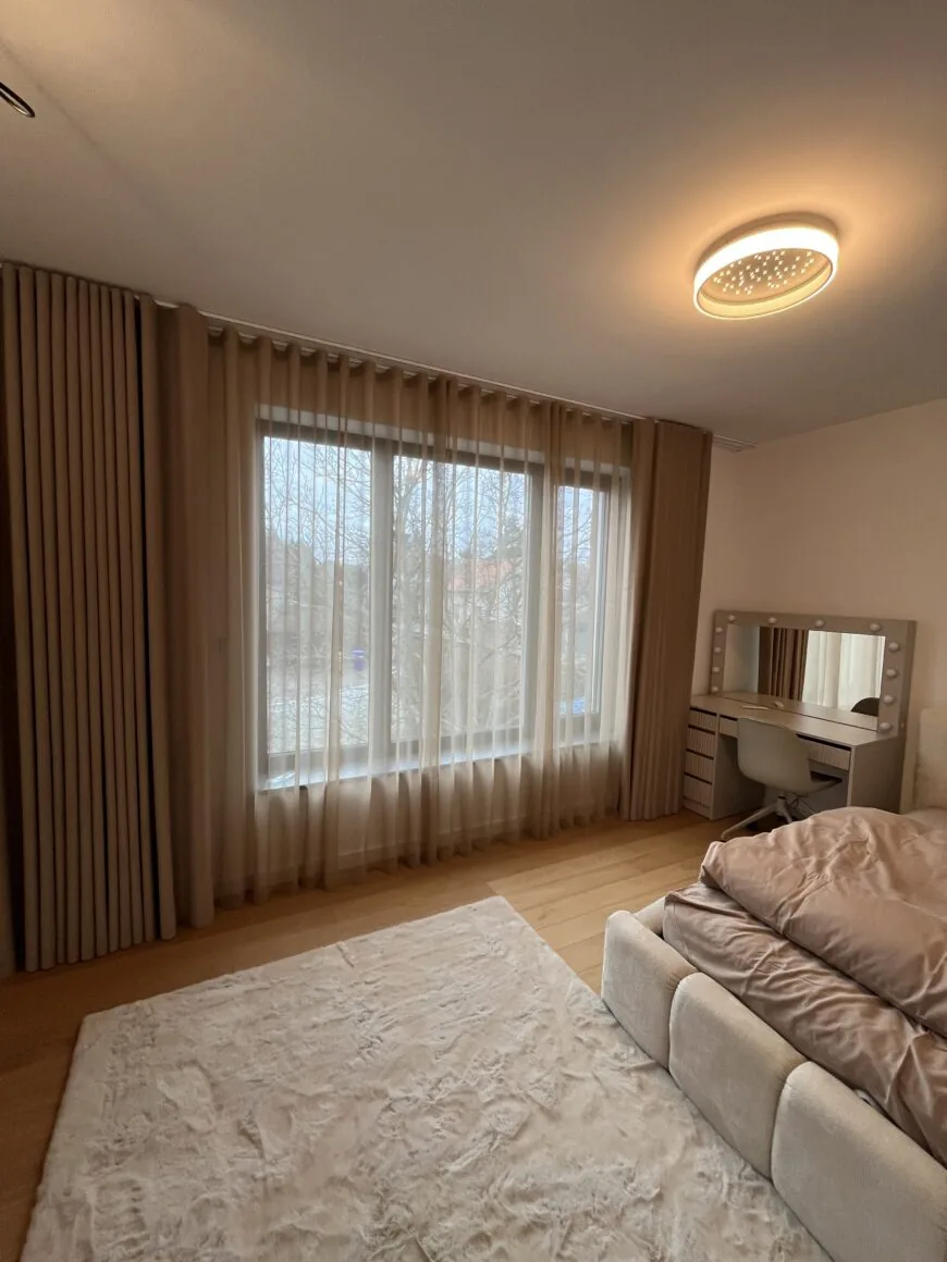 Sametové závěsy do domu