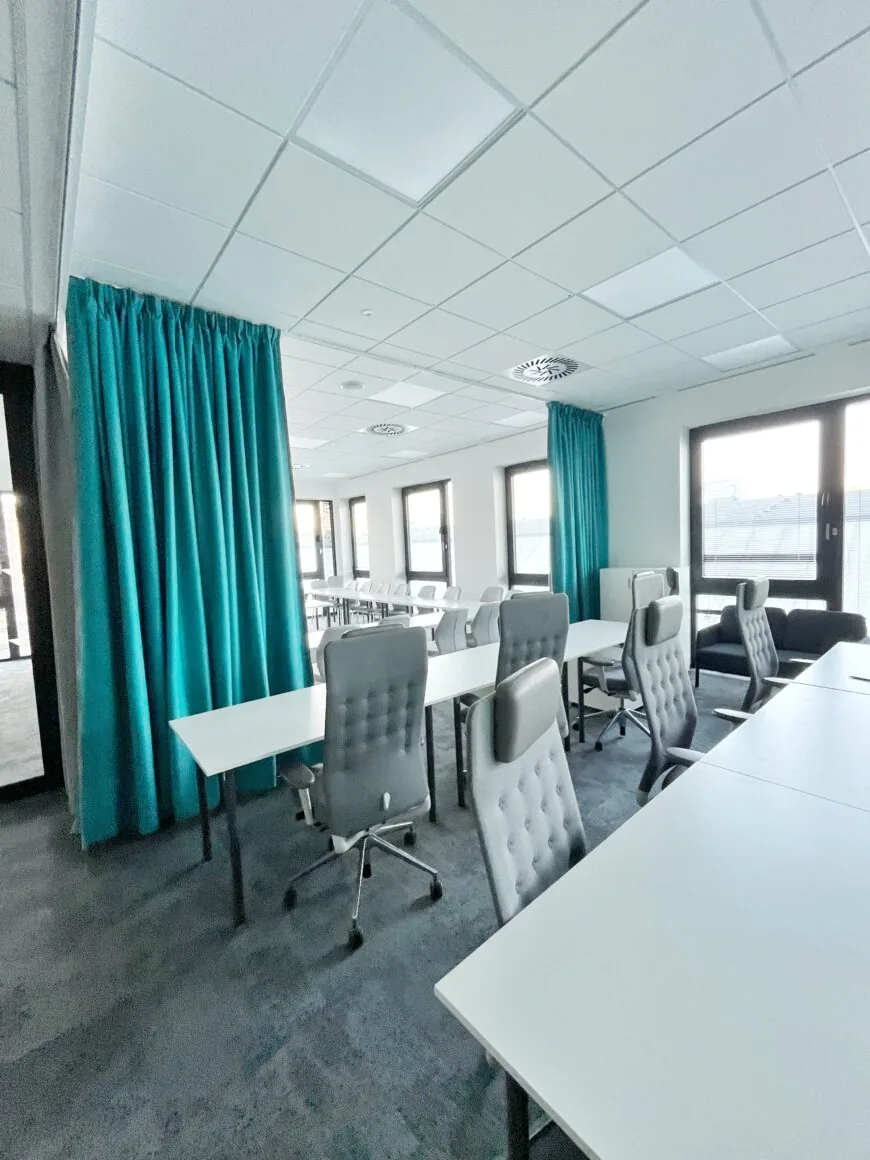 Závěsy do kanceláře